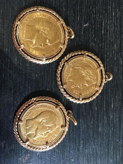 3 pièces Napoléon III en or, montures pendentif...