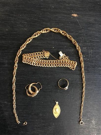 Lot en or 18K (750 millièmes) comprenant...