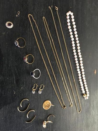Lot en or jaune 18K (750 millièmes) comprenant...