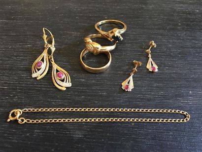 Lot en or 18K (750 millièmes) comprenant...
