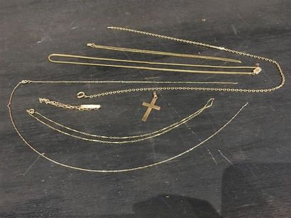 Un lot d'or 18K (750 millièmes) comprenant...