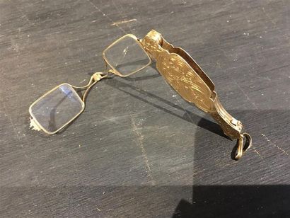 Paire de lunettes de théâtre en or 18K (750...