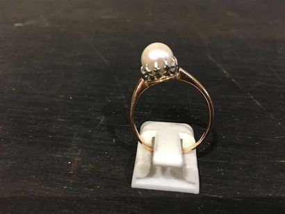 Bague en or 18K (750 millièmes) et platine...