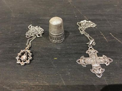 Lot en argent comprenant : 
- pendentif argent...