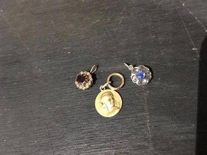 Lot en or jaune 18K (750 millièmes) comprenant...