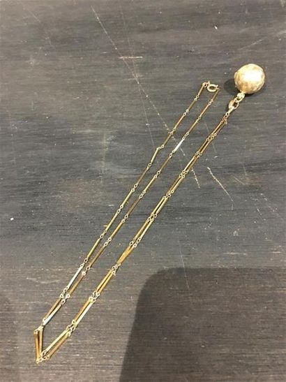 Bücherer. Montre de dame en forme de boule...