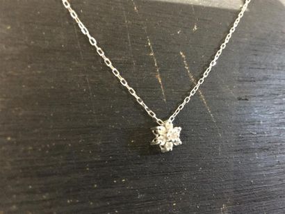 Pendentif de jeune fille en or gris 18K (750...