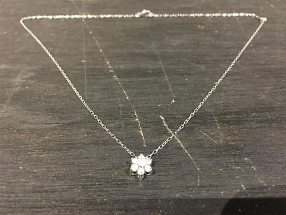 Pendentif de jeune fille en or gris 18K (750...