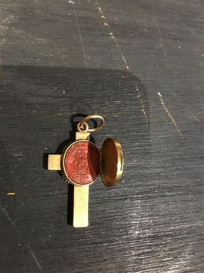ERRATA ACCIDENTS ET MANQUES///Pendentif-croix...