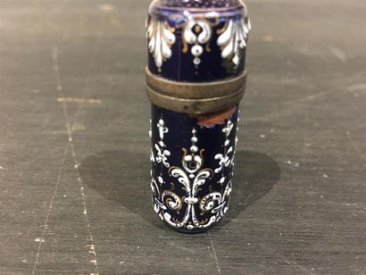 Petit flacon à parfum en verre à charnière...