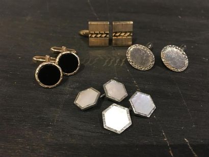 4 paires de boutons de manchettes en métal...