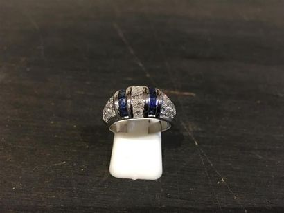 Bague jonc en or jaune rhodié 18K (750 millièmes)...