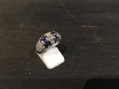 Bague jonc en or jaune rhodié 18K (750 millièmes)...