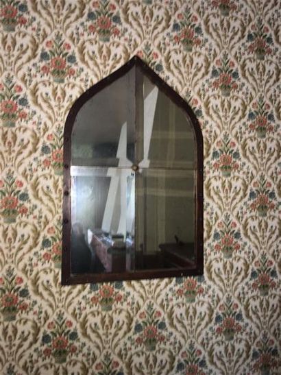 Paire de miroir dans le goût Hispano-Mauresque....