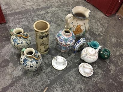 [MANETTE]. Pièces de forme en céramique et...