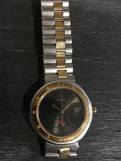 FERRARI. Montre-bracelet de dame en acier...