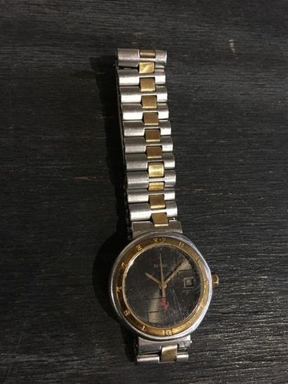 FERRARI. Montre-bracelet de dame en acier...