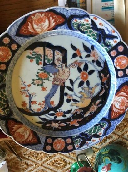 Un vase dans le goût de Sansom en porcelaine...