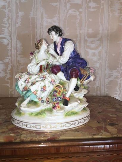 Groupe en porcelaine de saxe à décor d'un...