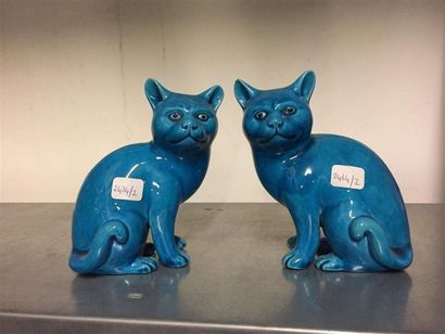 CHINE - XIXe siècle.
Deux chats en céramique...