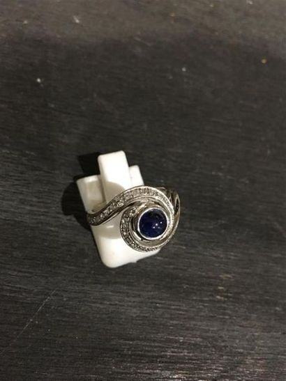 Bague tourbillon en or gris 18K (750 millièmes),...