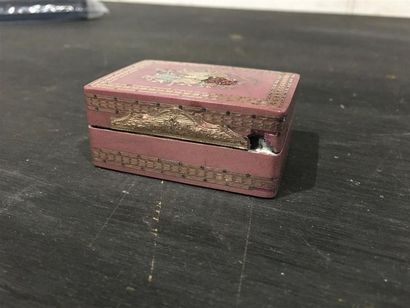 Boîte de beauté en écaille, laque, or de...