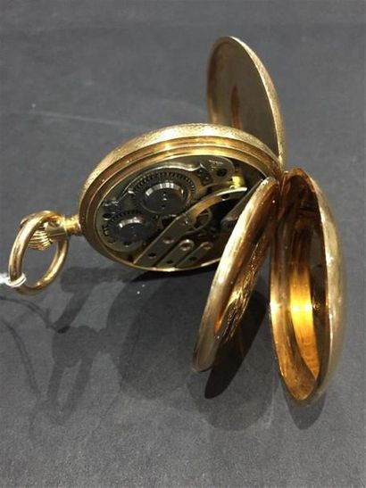 MONTRE de gousset en or jaune, cadran émaillé...