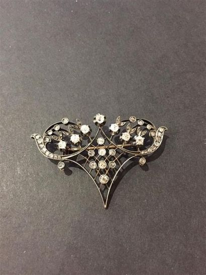 BROCHE en alliage d'or 585 millièmes et argent...