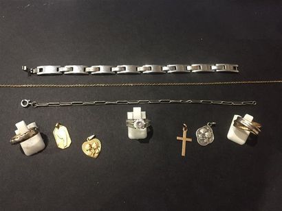 Lot d'or, d'argent, de métal.

Poids d'or...