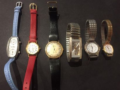 Un ensemble de 5 montres dont cinq montres...