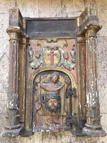 Linteau et porte de tabernacle en bois sculpté,...