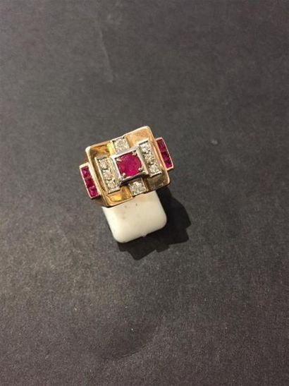 BAGUE chevalière en or et platine, dite Tank,...