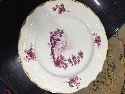 [Céramique]. Lot comprenant des assiettes...