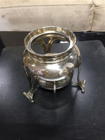 Une verseuse, un crémier et une tasse en...