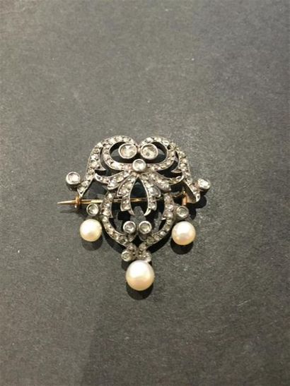 BROCHE en or 750 millièmes et argent 800...