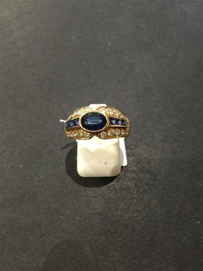BAGUE ceinture en or jaune, sertie de quatre...