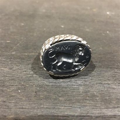 STERLÉ, Paris.
Bague chevallière en palladium...