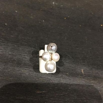 Bague en or jaune 18K (750 millièmes) ornée...