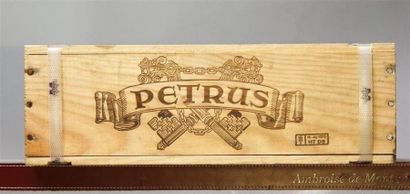 2 bouteilles PETRUS 2012. 
Logés en coff...
