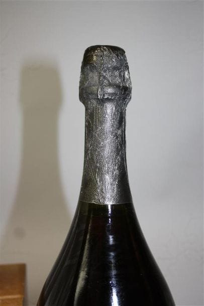 1 magnum CHAMPAGNE DOM PERIGNON ROSE 1982.
Niveau...