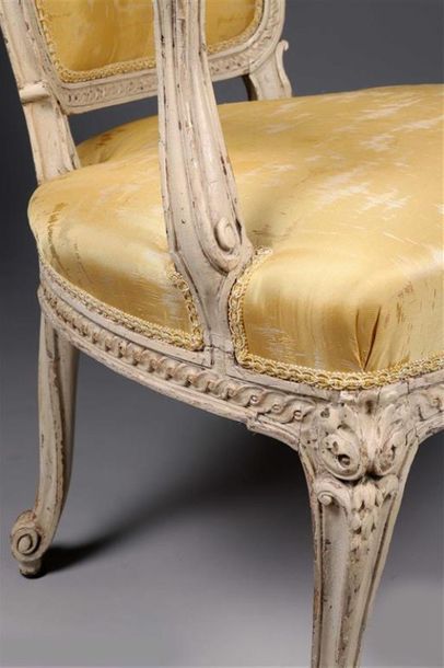 PAIRE DE RARES FAUTEUILS à dossier cabriolet...