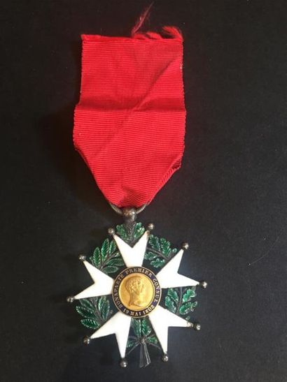 Étoile DE CHEVALIER DE LA LÉGION D'HONNEUR.
(Petits...