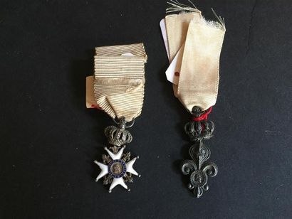 ENSEMBLE DE DEUX ORDRES DU LYS dont un émaillé.


Pour...