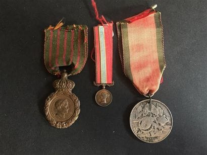 ENSEMBLE DE MÉDAILLE MILITAIRE comprenant...