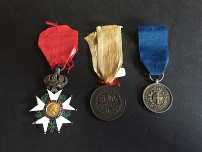 Étoile DE CHEVALIER DE LA LÉGION d'HONNEUR.
IInd...