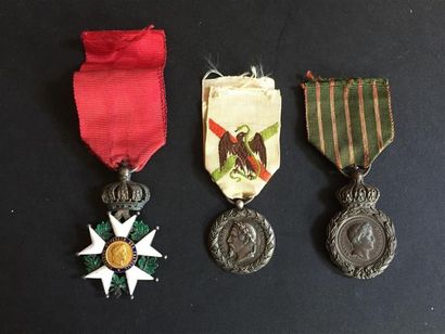 ENSEMBLE DE DÉCORATIONS :
- Étoile DE CHEVALIER...