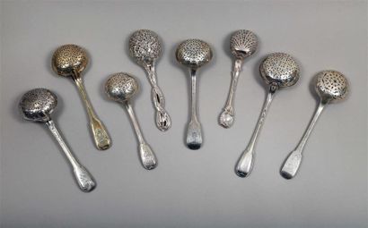 CUILLÈRE À SUCRE en argent (950/1000e), modèle...