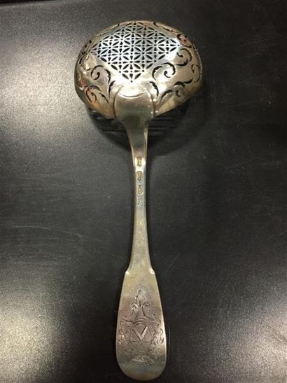 CUILLÈRE À SUCRE en argent (950/1000e), modèle...