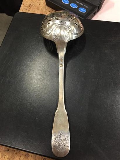 CUILLÈRE À SUCRE en argent (950/1000e), modèle...