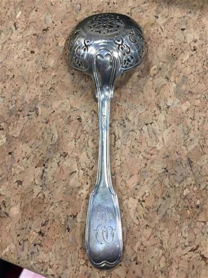CUILLÈRE À SUCRE en argent (950/1000e), modèle...